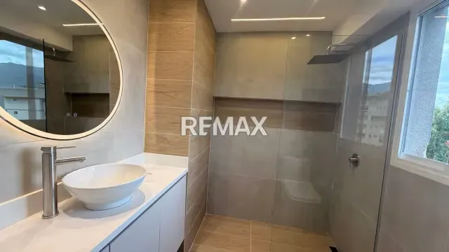 Apartamento en Alquiler Colinas De Bello Monte 1H,2B, 1E - 15