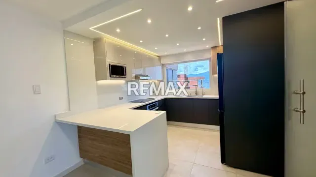 Apartamento en Alquiler Colinas De Bello Monte 1H,2B, 1E - 3
