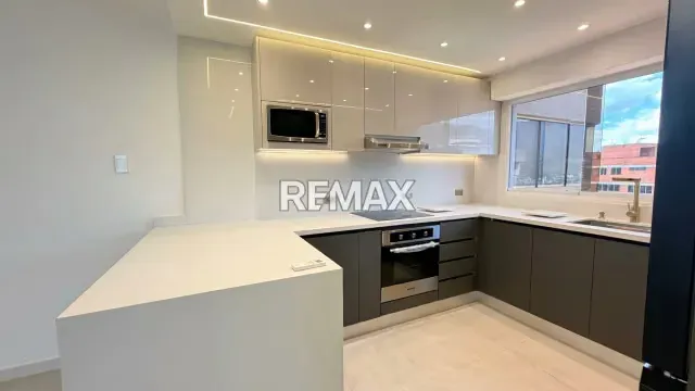 Apartamento en Alquiler Colinas De Bello Monte 1H,2B, 1E - 4
