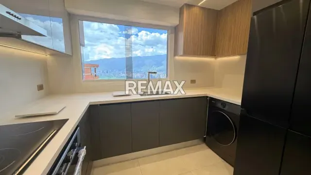 Apartamento en Alquiler Colinas De Bello Monte 1H,2B, 1E - 6