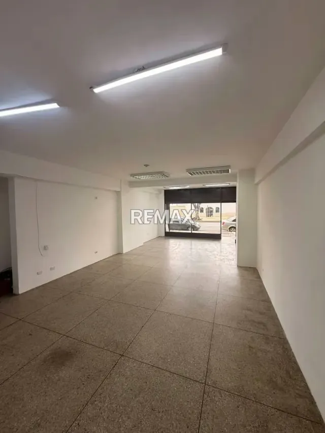 Alquiler de Local Comercial en Plena Av Lara 156M2 - 10