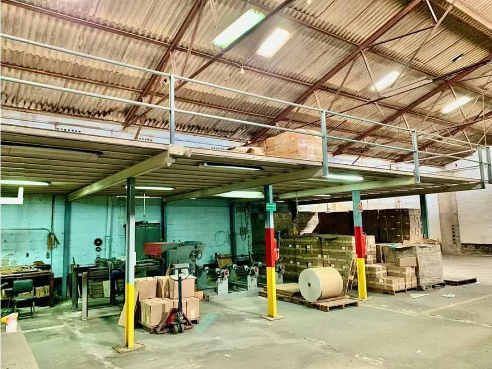 GALPON VENTA CATIA LOS FLORES 1.730 M2, 2 AREAS DE BAÑO - 13