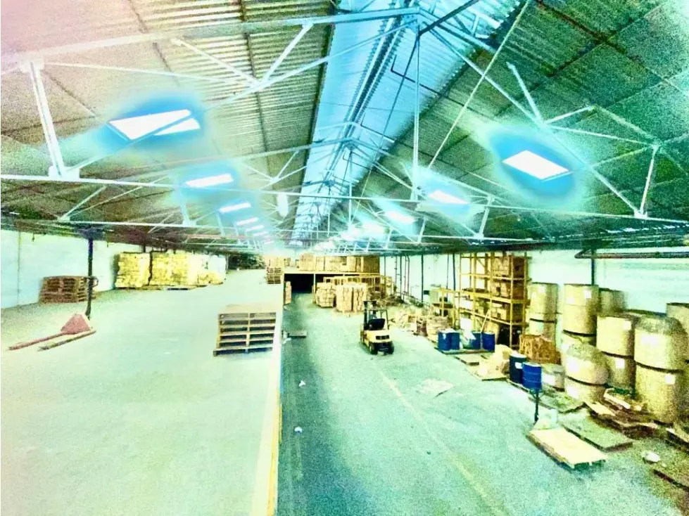 GALPON VENTA CATIA LOS FLORES 1.730 M2, 2 AREAS DE BAÑO - 26