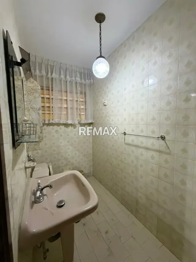 EN VENTA CASA DE ESQUINA EN LA URB. TRIGAL NORTE - 19