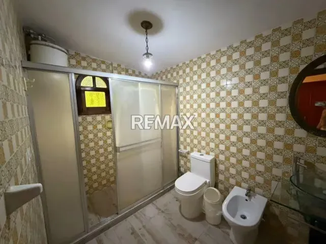 EN VENTA CASA DE ESQUINA EN LA URB. TRIGAL NORTE - 20