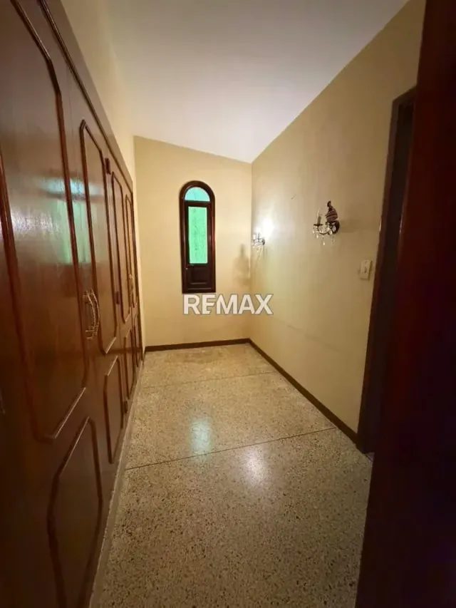 EN VENTA CASA DE ESQUINA EN LA URB. TRIGAL NORTE - 3
