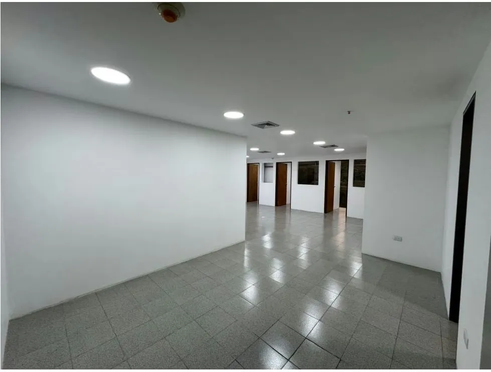 Alquilo oficina 105m2 Torre Xpress, Macaracuay 3312 - 13