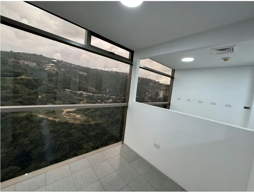 Alquilo oficina 105m2 Torre Xpress, Macaracuay 3312 - 27