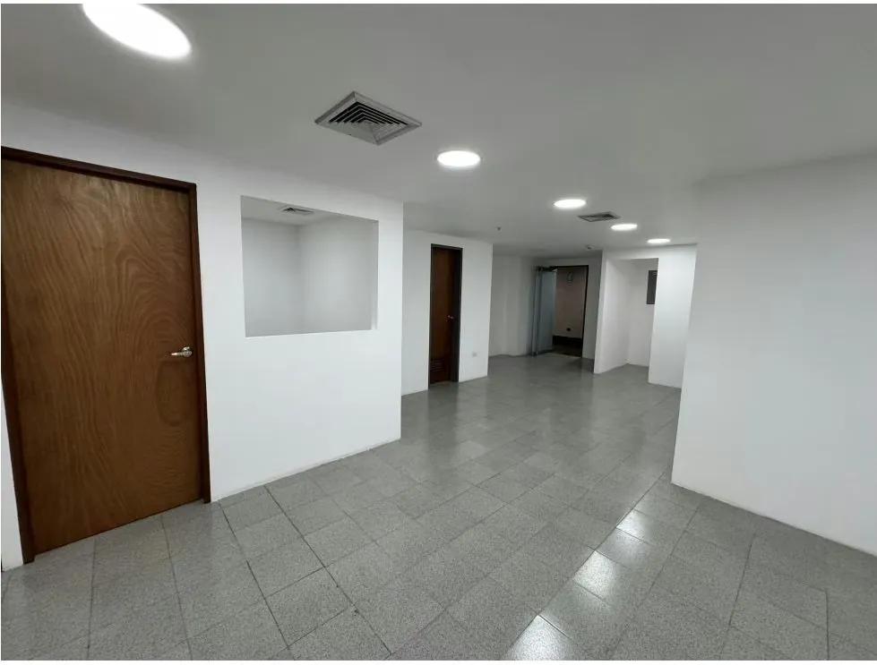 Alquilo oficina 105m2 Torre Xpress, Macaracuay 3312 - 30