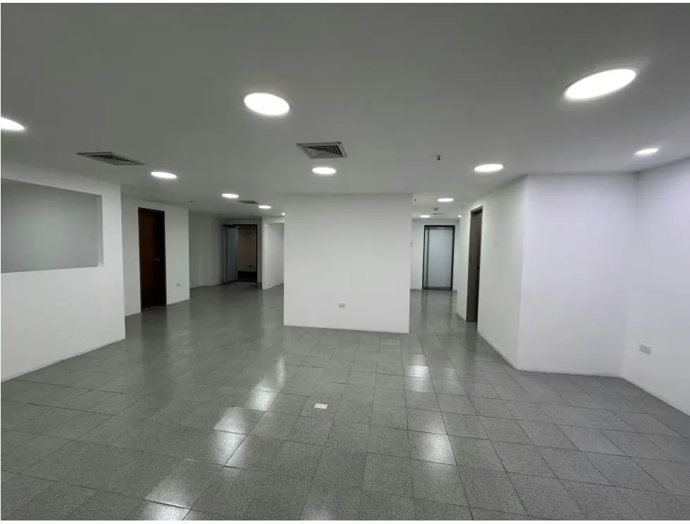 Alquilo oficina 105m2 Torre Xpress, Macaracuay 3312 - 31