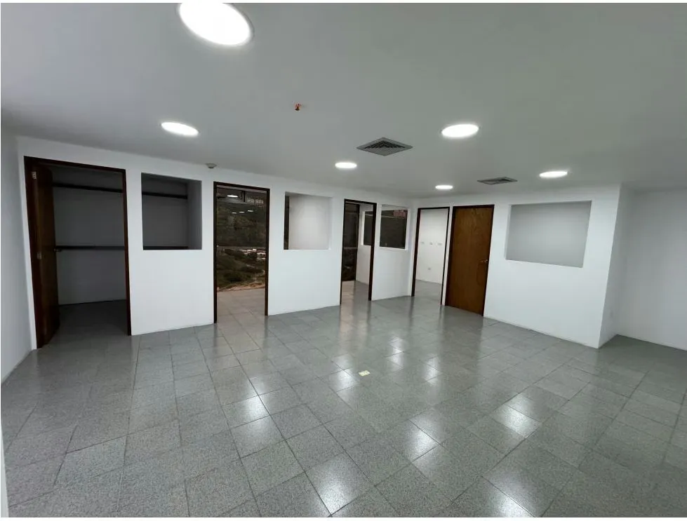 Alquilo oficina 105m2 Torre Xpress, Macaracuay 3312 - 4