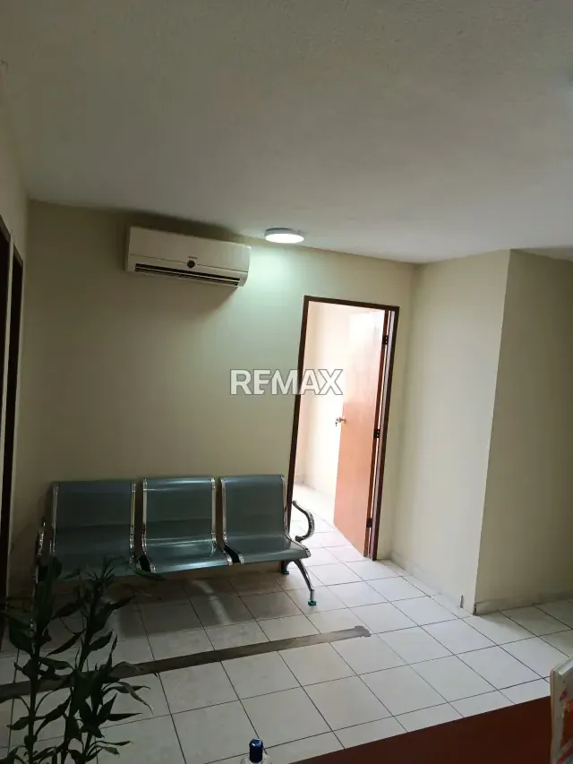 ¡EXCELENTE OPORTUNIDAD! Consultorio médico en Alquiler, súper cómodo ubicado en la Torre Valencia, ideal para tu consulta privada.