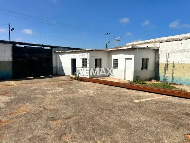 GALPON EN VENTA CON OFICINAS