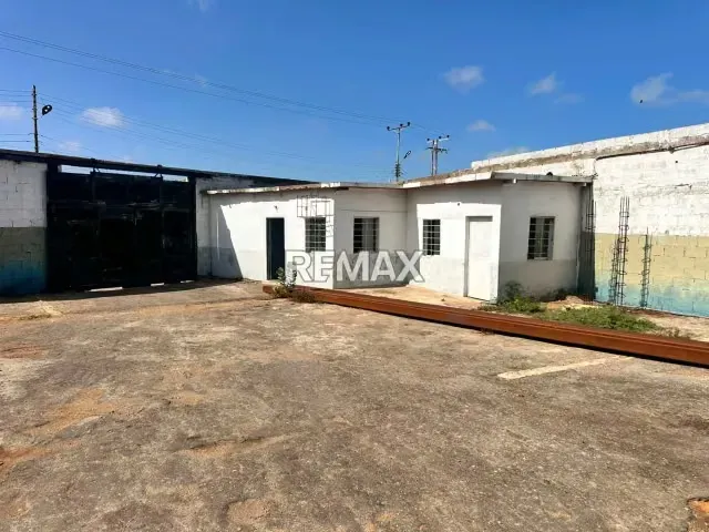 GALPON EN VENTA CON OFICINAS