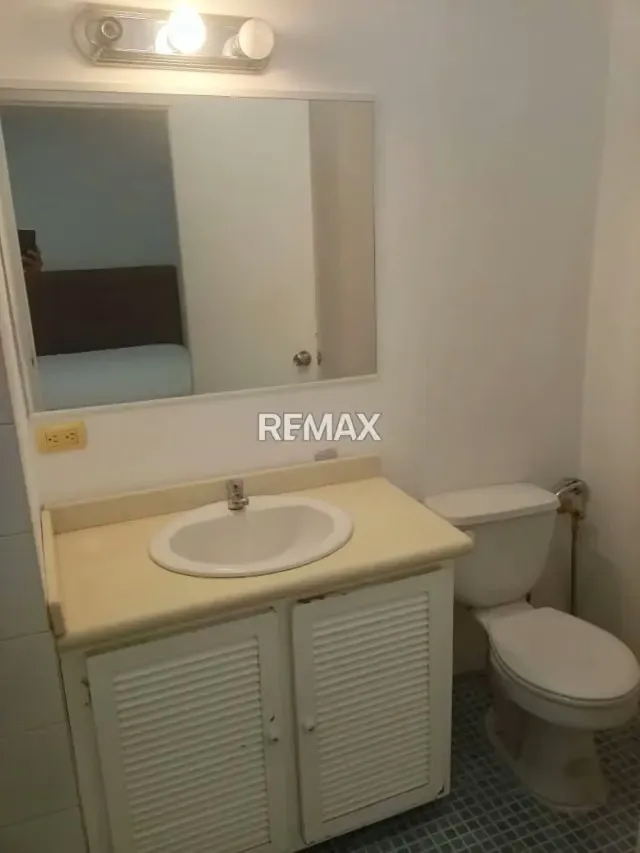 Amplia Habitación equipada para alquiler fijo en Av..Bolivar Lechería - 3