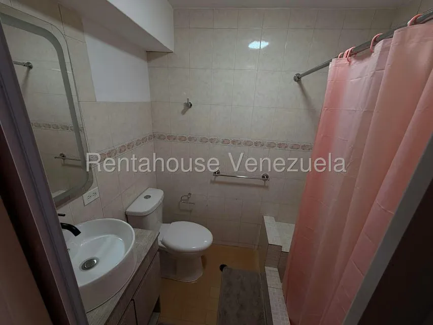 Apartamento (1 Nivel) en Alquiler en Los Naranjos del Cafetal, Distrito Metropolitano - 14