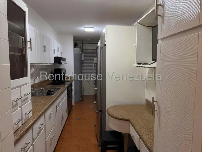 Apartamento (1 Nivel) en Alquiler en Los Naranjos del Cafetal, Distrito Metropolitano - 3