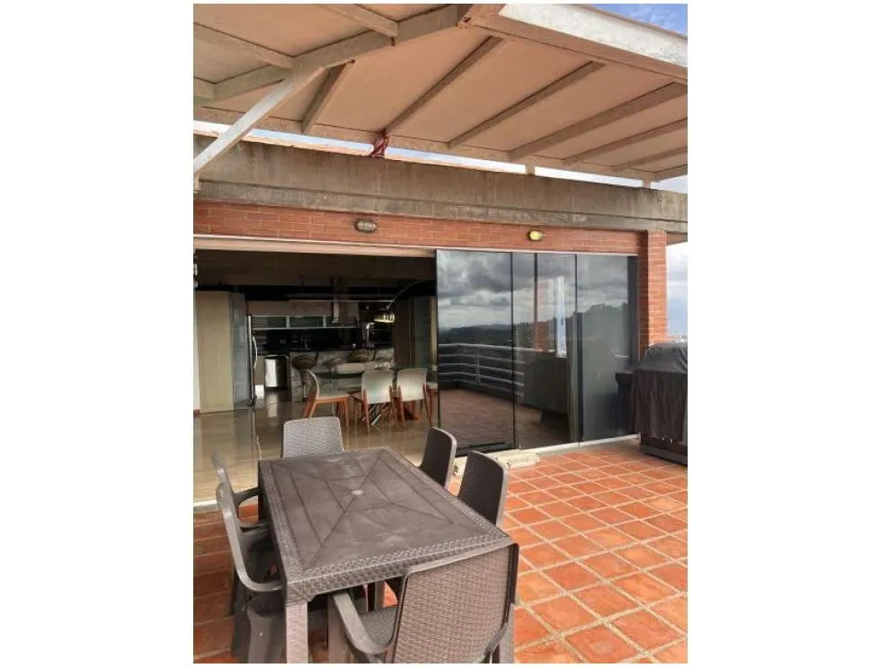 Se vende Apto 300m² 5h/5b/3p Oripoto - 4