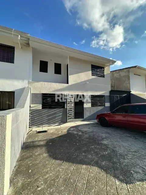 Casa. Venta. Caneyes