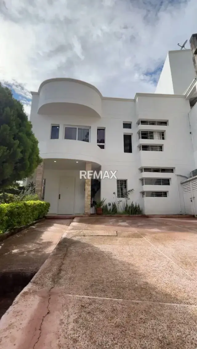 Casa. Venta. Colinas de pirineos