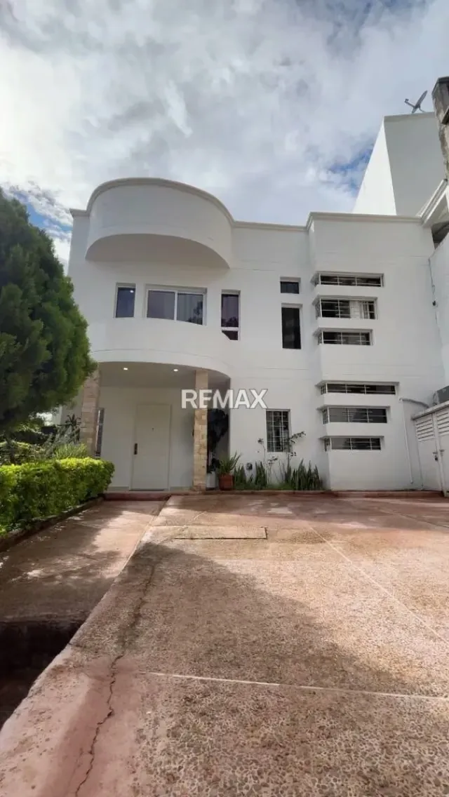 Casa. Venta. Colinas de pirineos