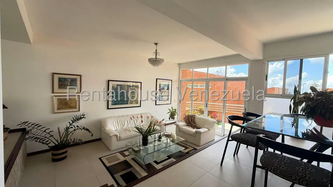 Townhouse (Multiples Niveles) en Venta en Loma Linda, Distrito Metropolitano - 3