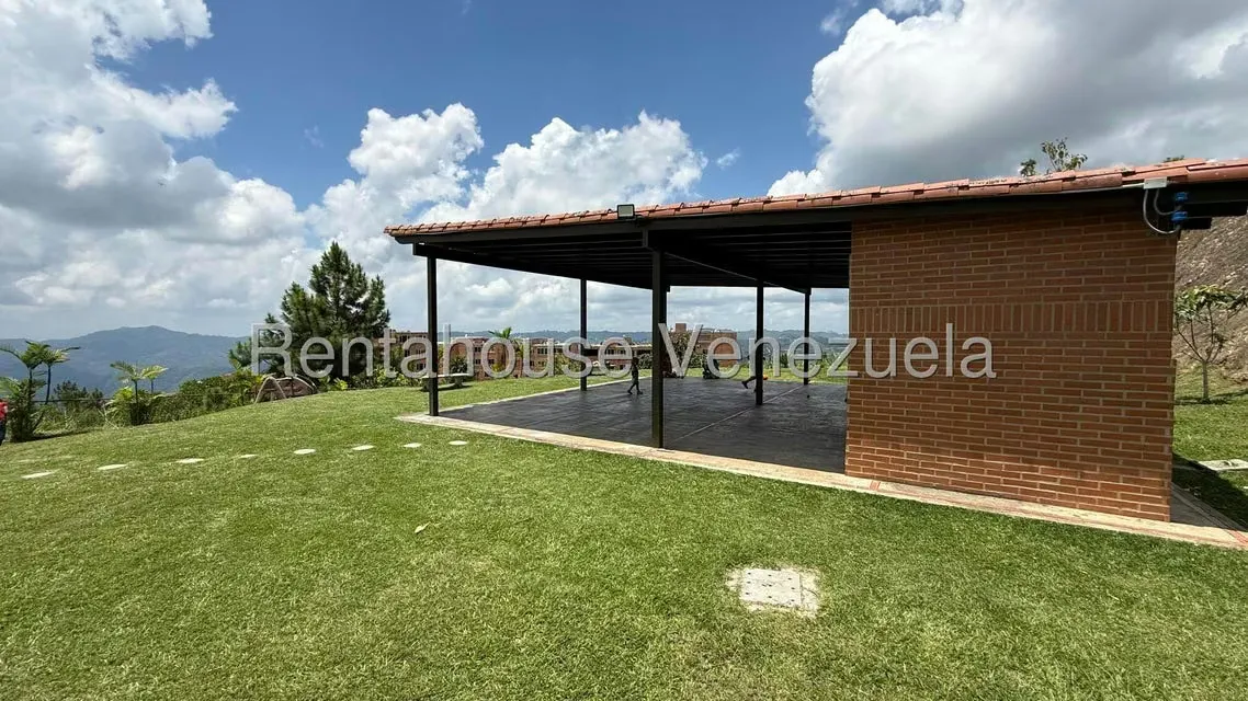 Townhouse (Multiples Niveles) en Venta en Loma Linda, Distrito Metropolitano - 42