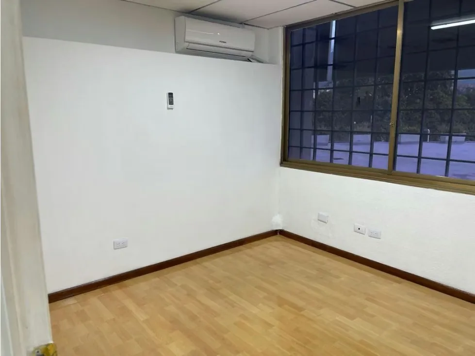 Alquiler de Oficina en Macaracuay 62m2. 550$ - 10