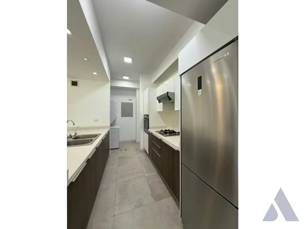 Vendo apartamento 100m2 Los Naranjos de Las Mercedes 0102 - 9