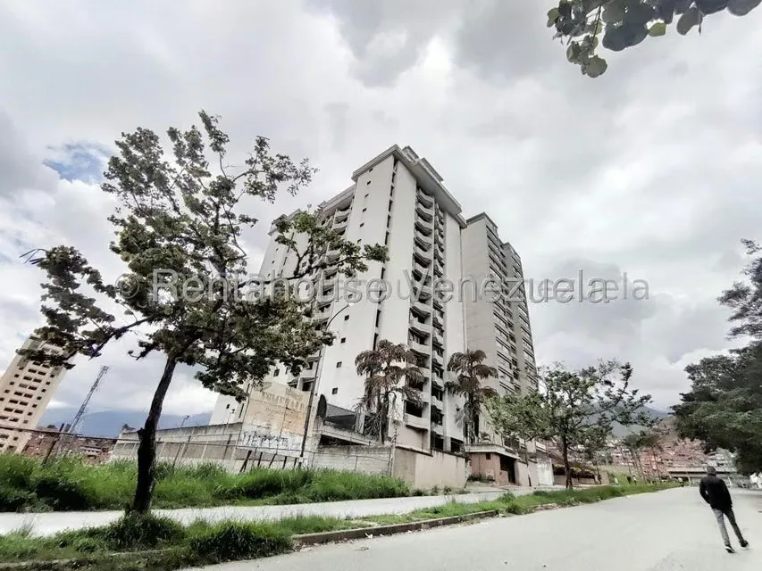 Apartamento (Duplex) en Venta en Lomas del Avila, Distrito Metropolitano