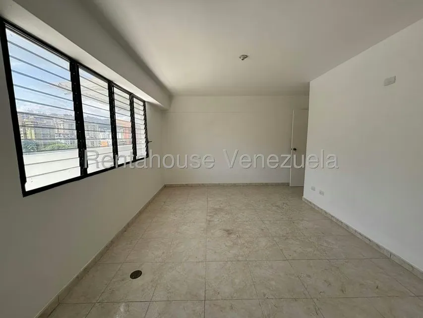 Apartamento (Duplex) en Venta en Lomas del Avila, Distrito Metropolitano - 11