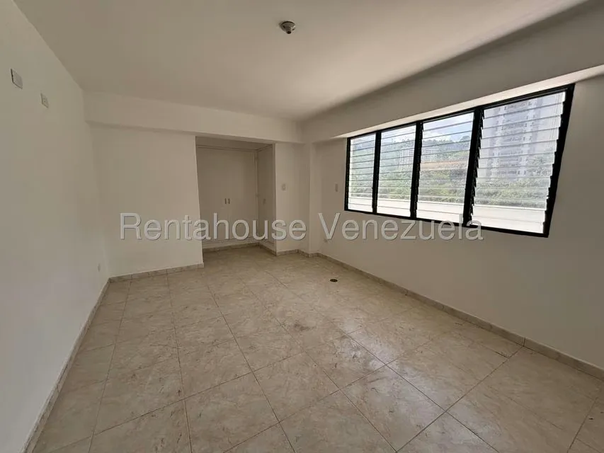 Apartamento (Duplex) en Venta en Lomas del Avila, Distrito Metropolitano - 12