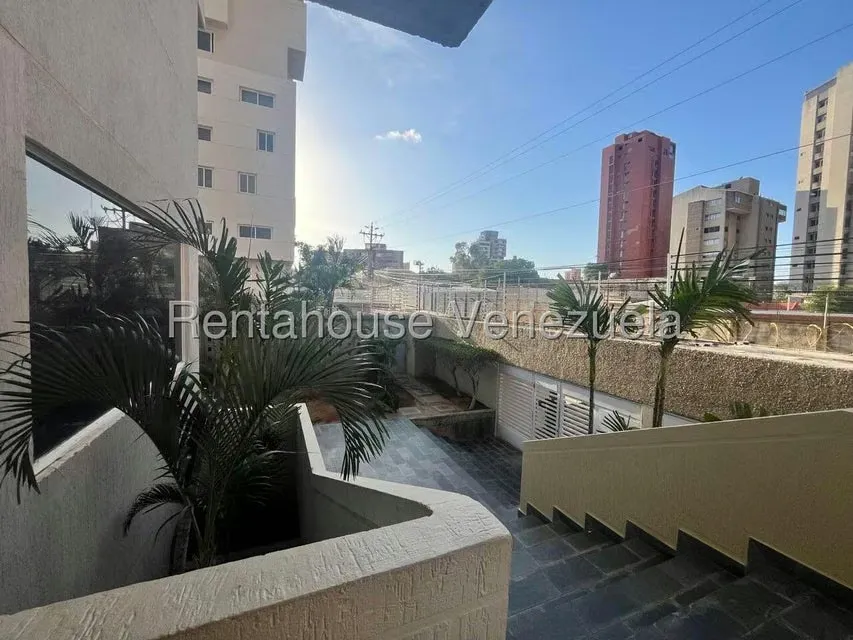 Apartamento (1 Nivel) en Alquiler en La Lago, Zulia - 19