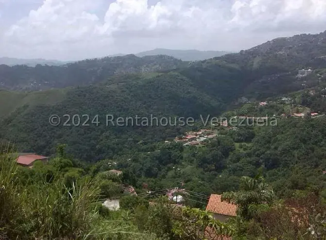 Terreno (Residencial) en Venta en Los Robles, Distrito Metropolitano