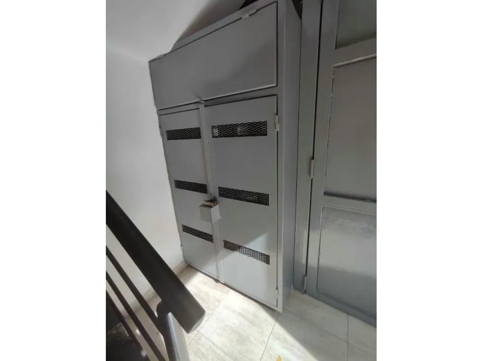 Venta y Alquiler Edificio Comercial nuevo en Catia 2000m2 - 9