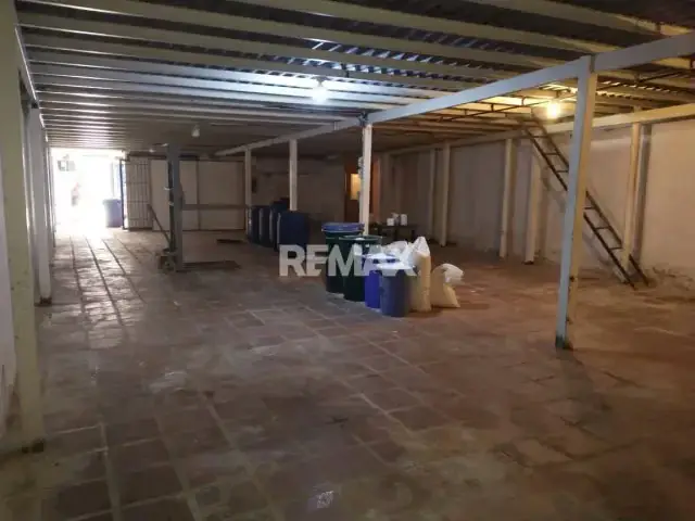 Se Alquila Local Comercial de 2 Niveles en el Centro de Maturín