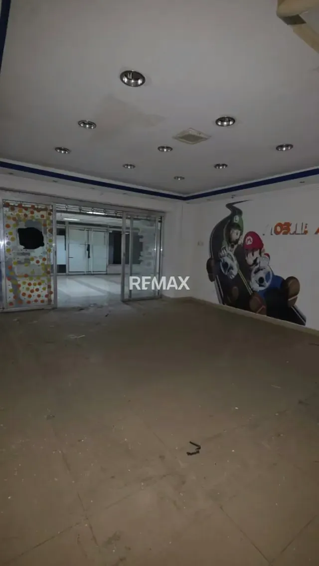 EN VENTA LOCAL COMERCIAL EN C.C PASEO LAS INDUSTRIAS - 8