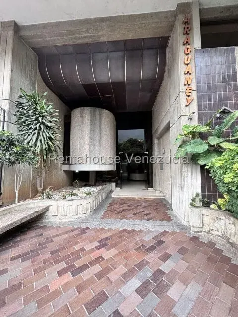 Apartamento (1 Nivel) en Venta en Los Palos Grandes, Distrito Metropolitano - 3