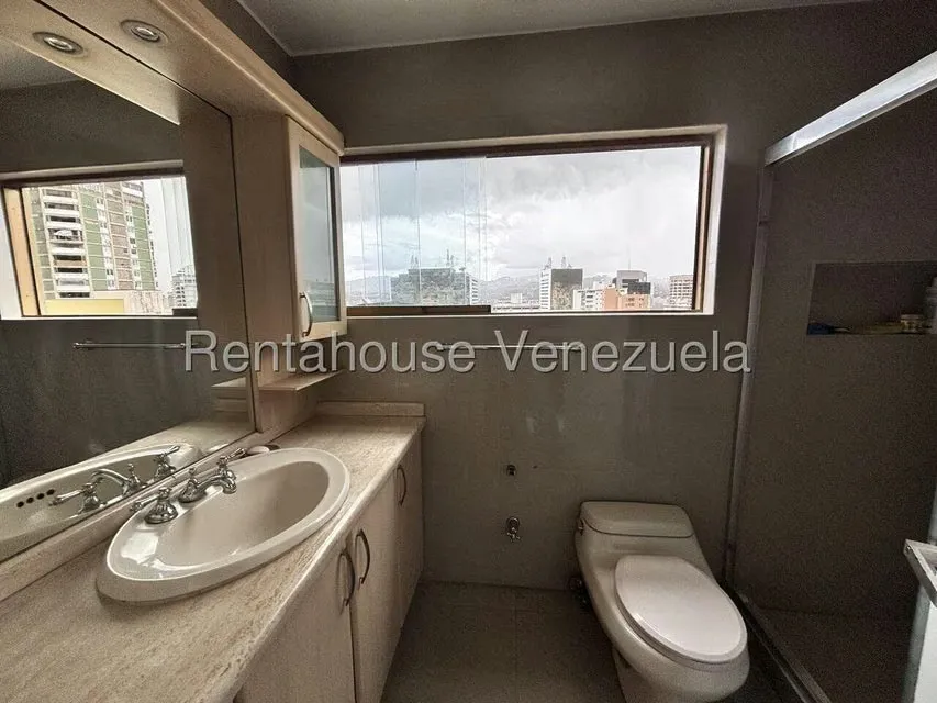 Apartamento (1 Nivel) en Venta en Los Palos Grandes, Distrito Metropolitano - 27