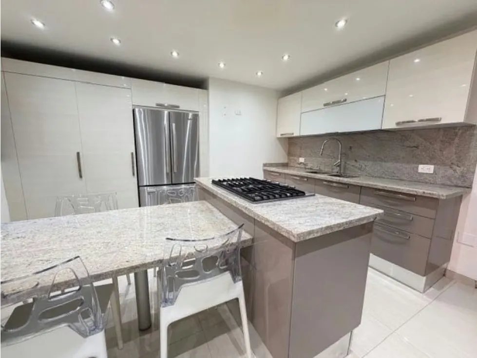 Se vende apartamento 150m2 Colinas de Valle Arriba 9137 - 4