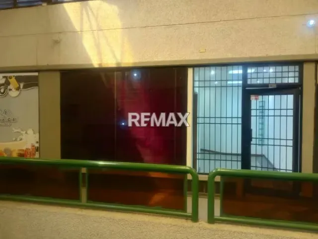 OFICINA EN VENTA EN EL C.C. PUENTE CRISTAL, ZONA CENTRO - 4