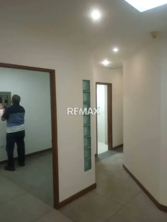 OFICINA EN VENTA EN EL C.C. PUENTE CRISTAL, ZONA CENTRO - 6