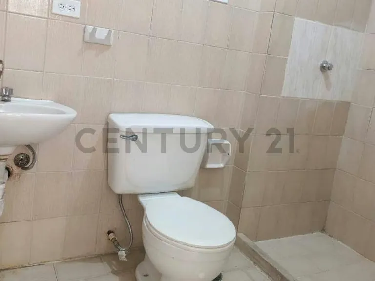 Amplio y Comodo Apartamento en Alquiler - 9