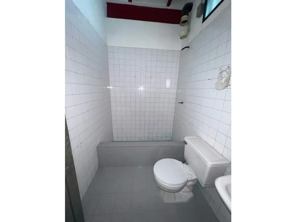 Alquilo local/Deposito 130m2 Zona industrial La Trinidad 6299 - 11