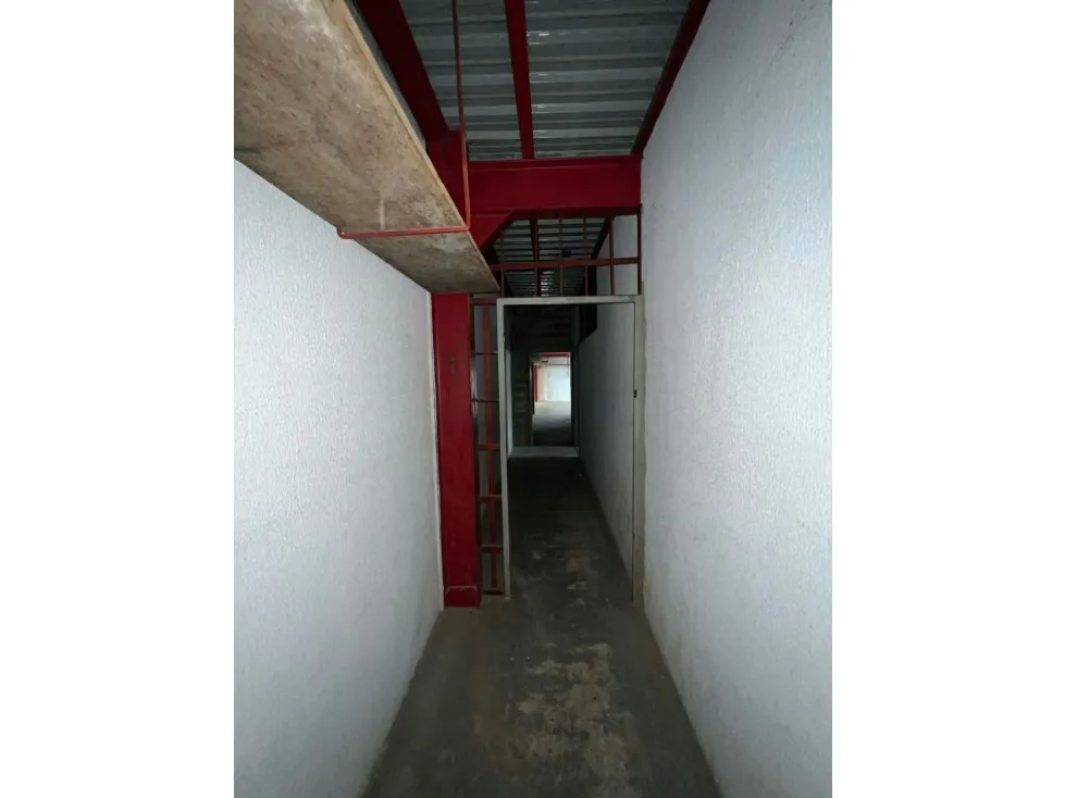 Alquilo local/Deposito 130m2 Zona industrial La Trinidad 6299 - 8