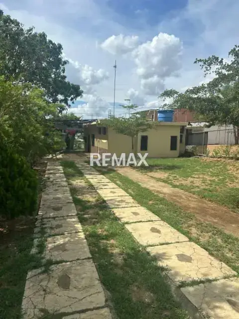 EN VENTA CASA GRANJA UBICADA EN LAS CUIBAS, MUNICIPIO PALAVECINO.
