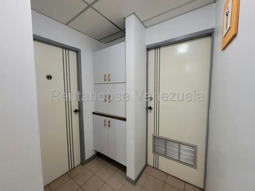 Local Comercial en Alquiler en Parroquia La Candelaria, Distrito Metropolitano - 16