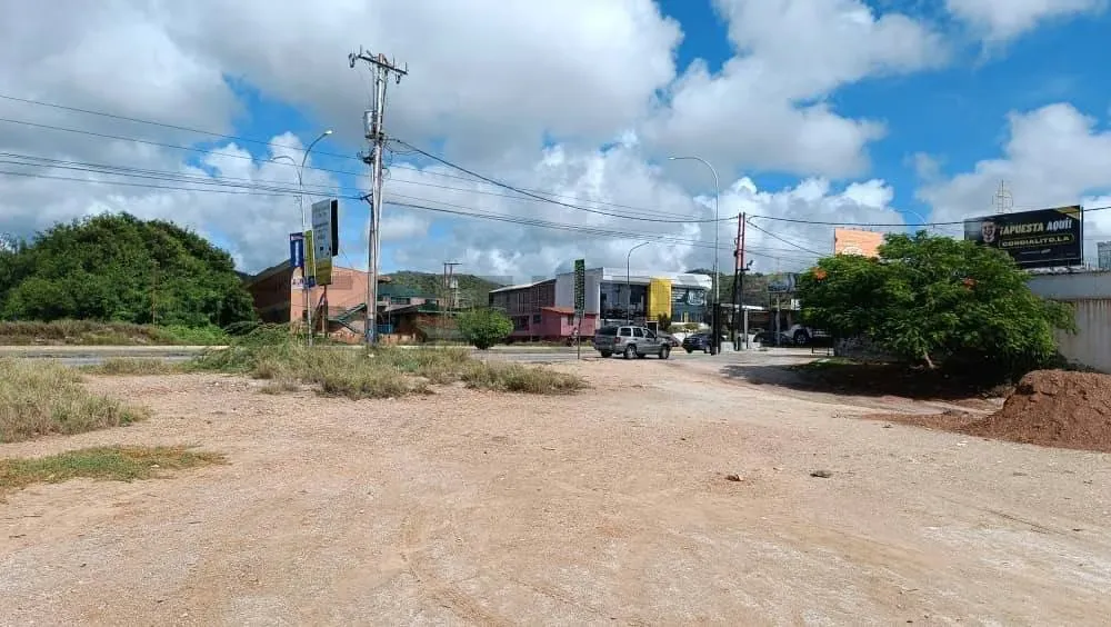 Terreno comercial en zona de alto trafico - 8