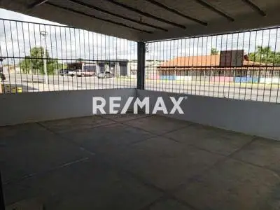 EN ALQUILER LOCAL COMERCIAL DE 100 METROS CUADRADOS EQUIPADO CON EQUIPOS DE OSMOSIS PARA EL FILTRADO DE AGUA EN LA AVENIDA HUGO CHAVEZ DE TUCACAS.