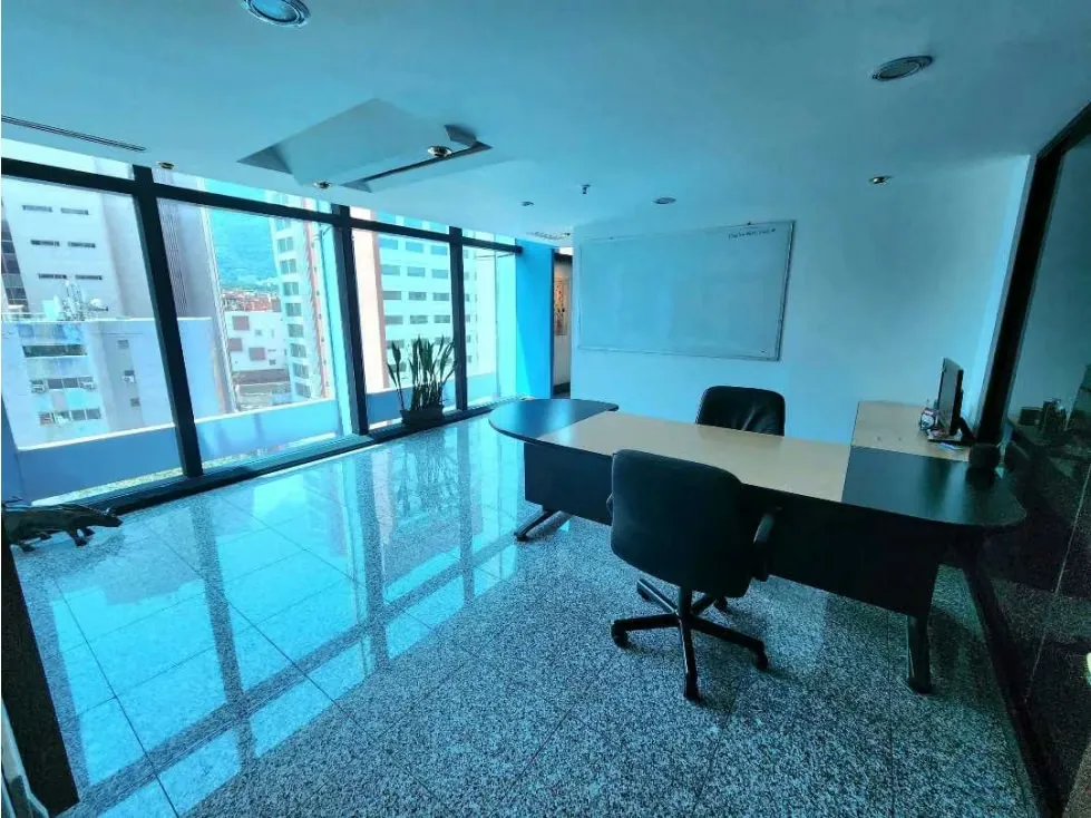 En venta oficina 210m2 Centro Lido El Rosal 5077 - 3